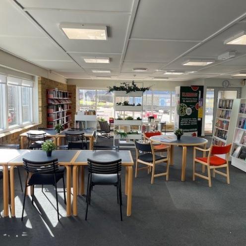 Terndrup Bibliotek - borde-stole-område